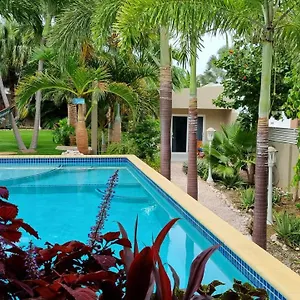 4* Guest house Hibiscus House
