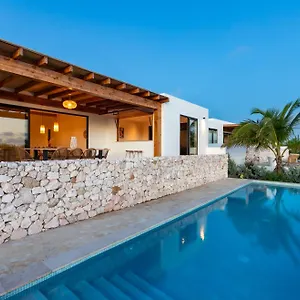 Resort Lxry, Jan Thiel